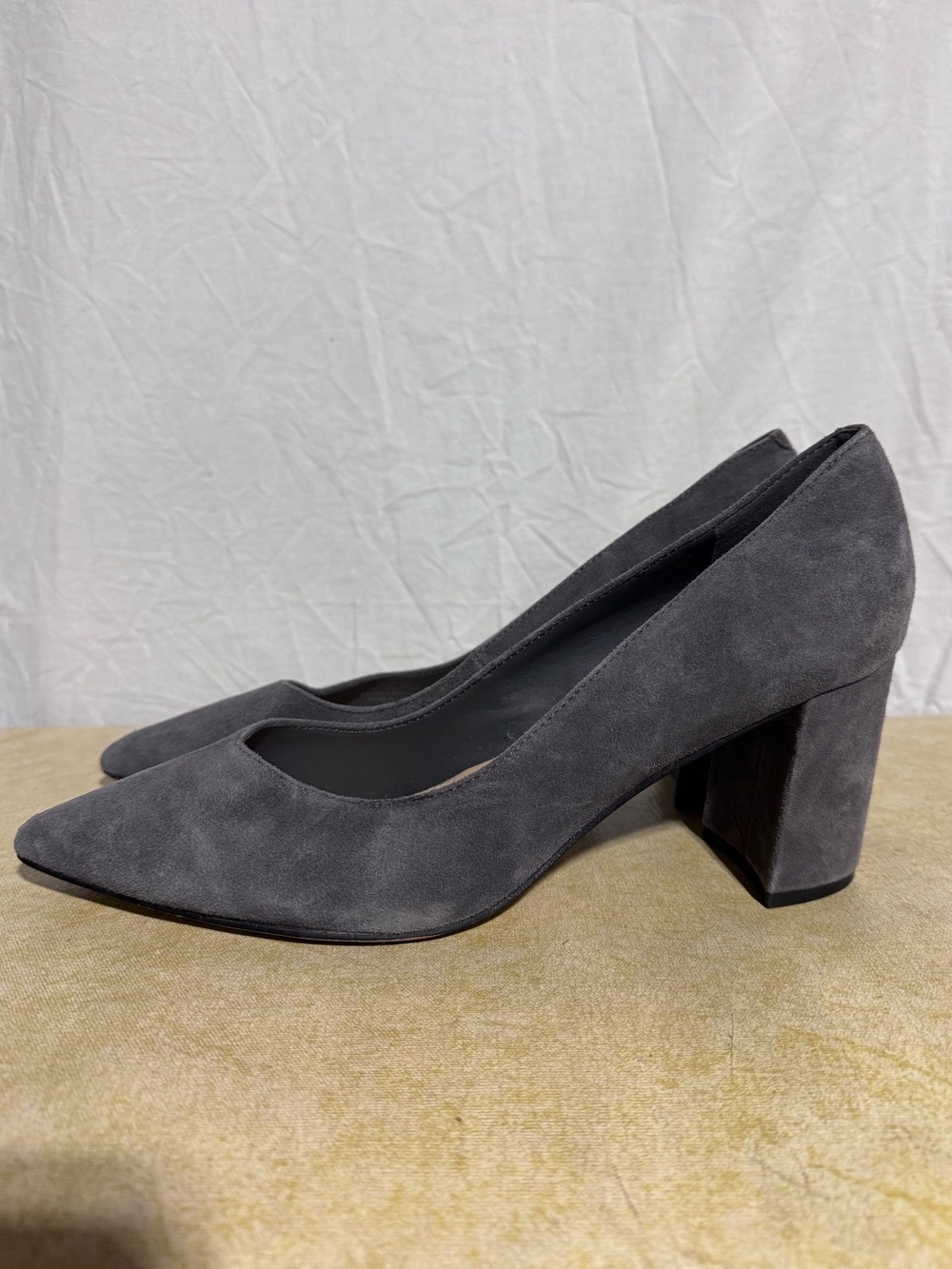 Marc Fisher Caitlin gray suede heel Size 8